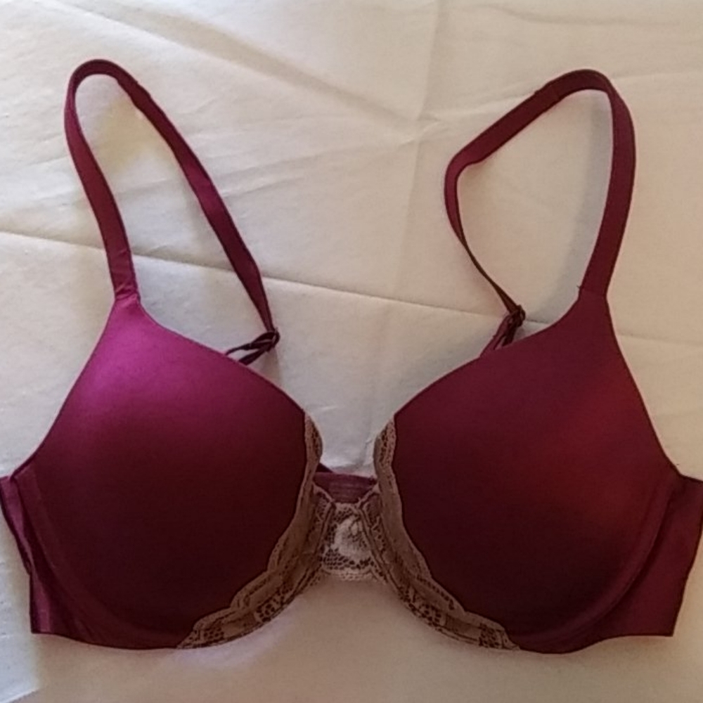 Soma enhancing shape full coverage lace trim bra